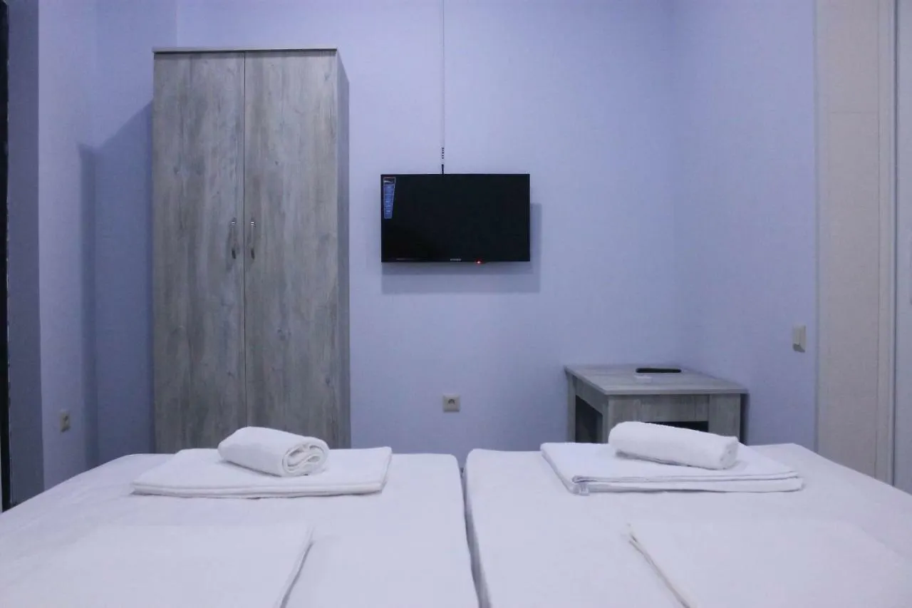 فندق باتوميفي  Warm House On Asatiani Lane بيت ضيافة